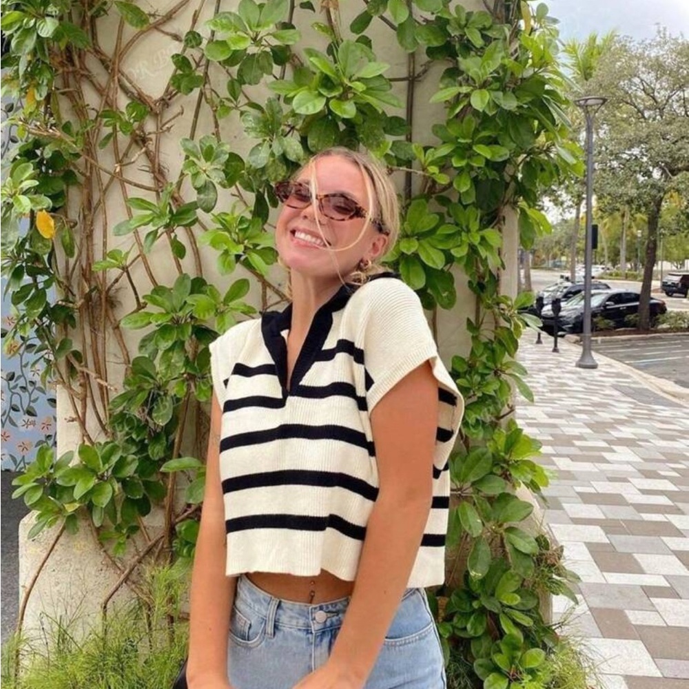 Striped crop sweater vest
